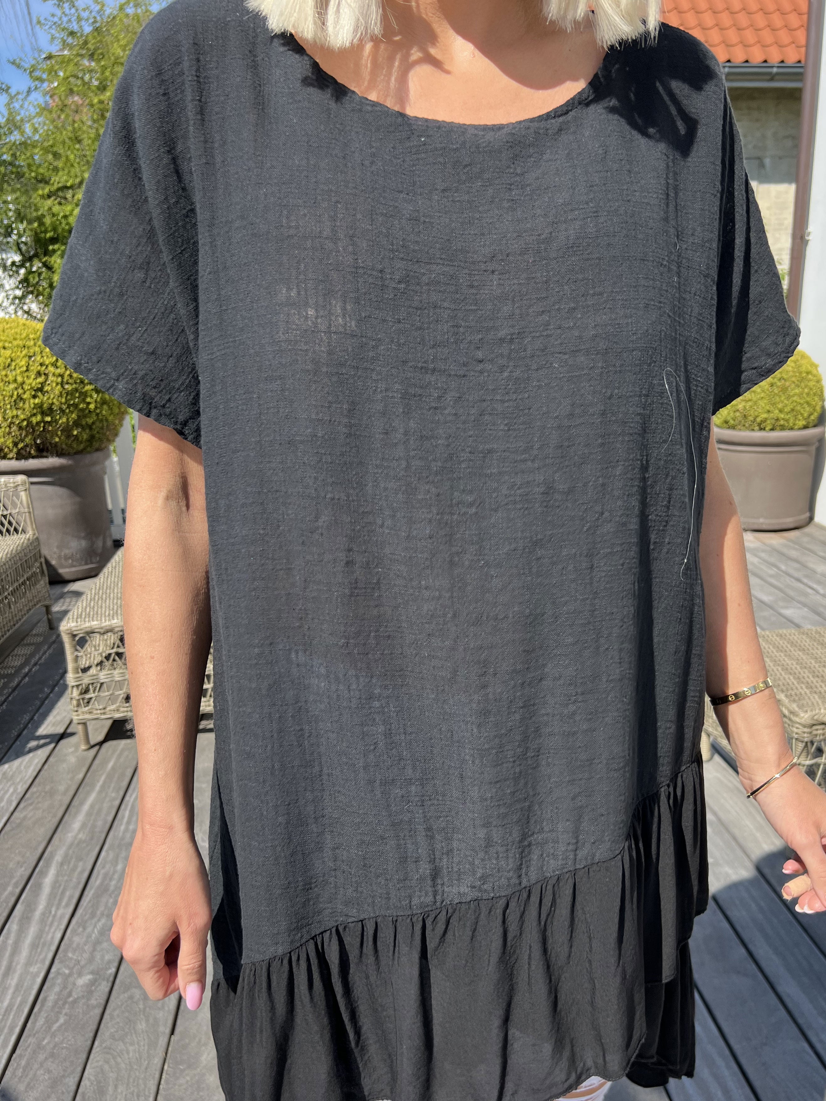 Elba - Tunika i forskudt længde med flæser